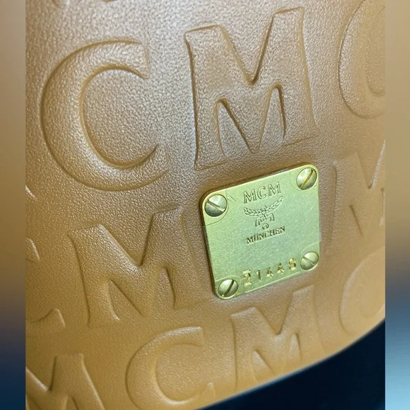 MCM-Bucket Bag - Picture 3 of 17